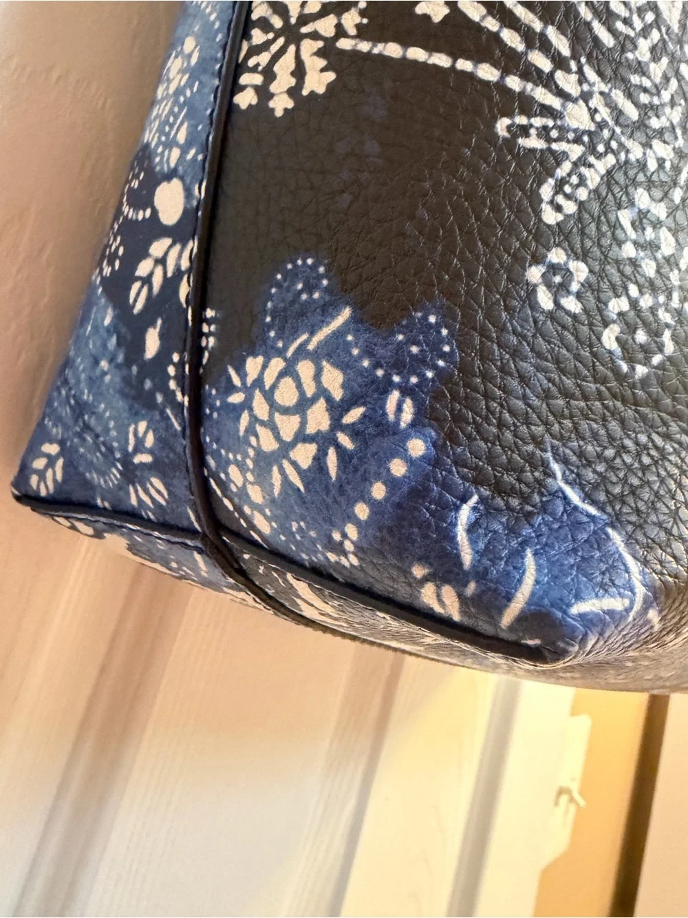 Lauren Ralph Lauren Navy and Blue Floral Tote with Navy Pouch- NWOT
